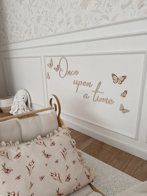 Houten set vlinders met tekst "Once upon a time"