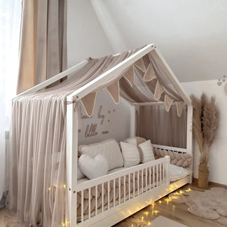 Baldaquin en tulle pour une maison de lit