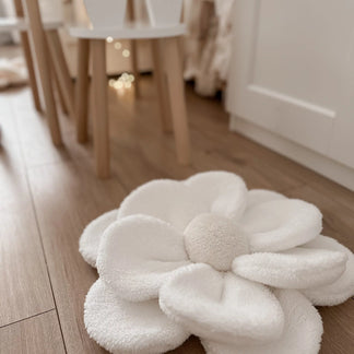 Coussin fleur en peluche