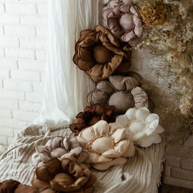 Coussin fleur en peluche