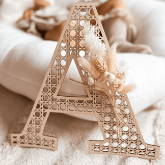 Houten rotan letter