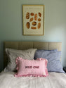 Coussin en lin couleur crème à bord volanté – avec nom brodé