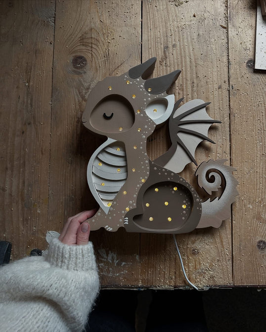 Baby Dragon Lamp Tiramissu Brown Nachtlamp