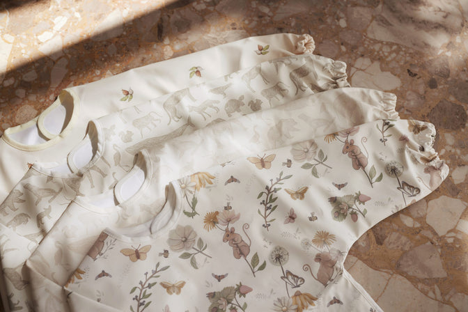 Slab Waterproof met Mouw Animals Olive Green - Jollein