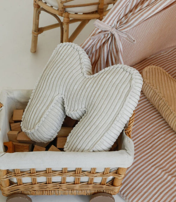 Letter kussen rib off white