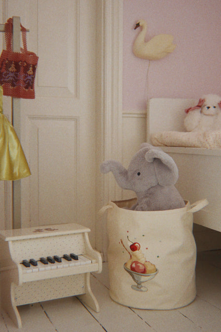Piano - Teddy Beer