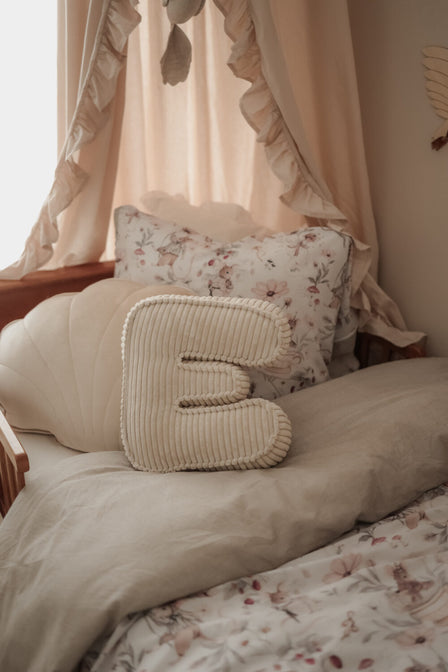 Letter kussen rib off white