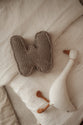 Letter kussen rib sugar brown
