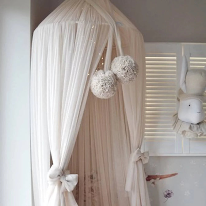 Bedhemel Tule met pompons