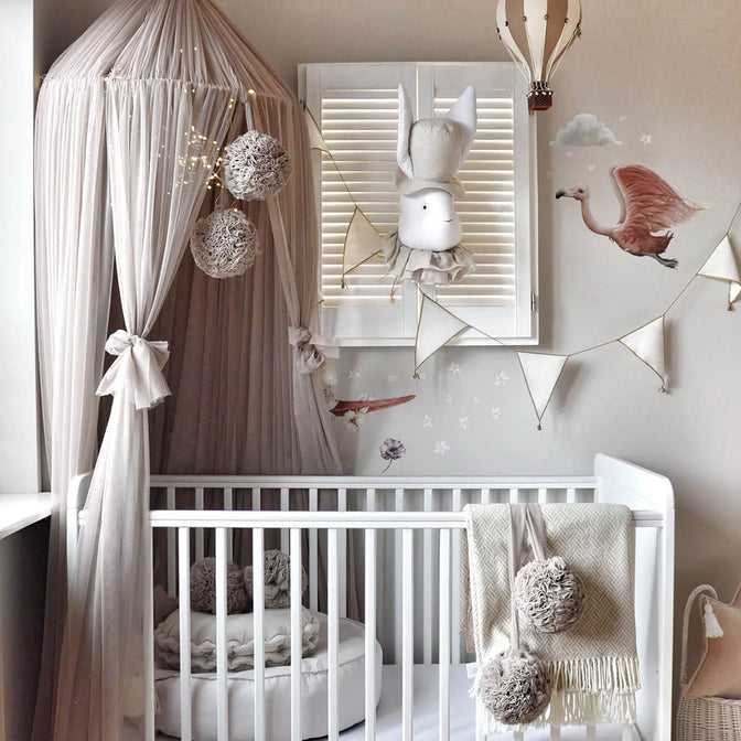 Bedhemel Tule met pompons
