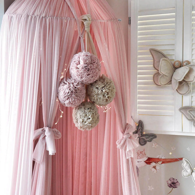 Bedhemel Tule met pompons