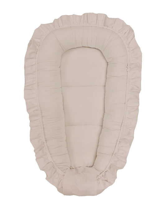 Babynest met ruffle beige