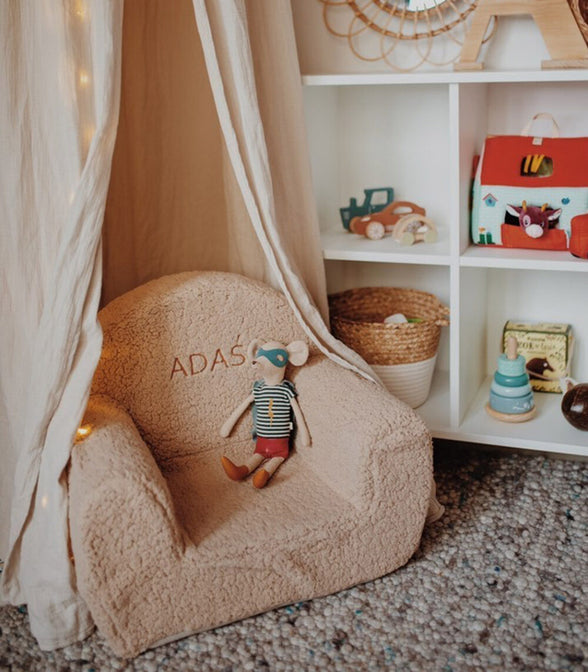 Teddy kinderstoel beige — gepersonaliseerd met geborduurde naam