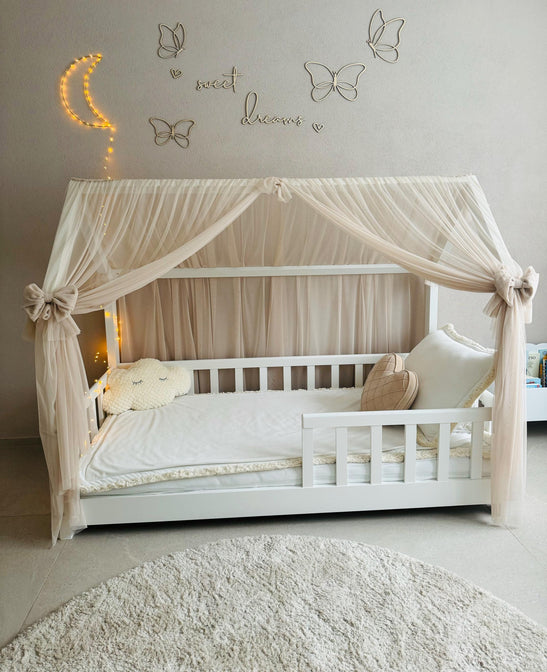 Wooden set of butterflies with the text "Sweet Dreams"