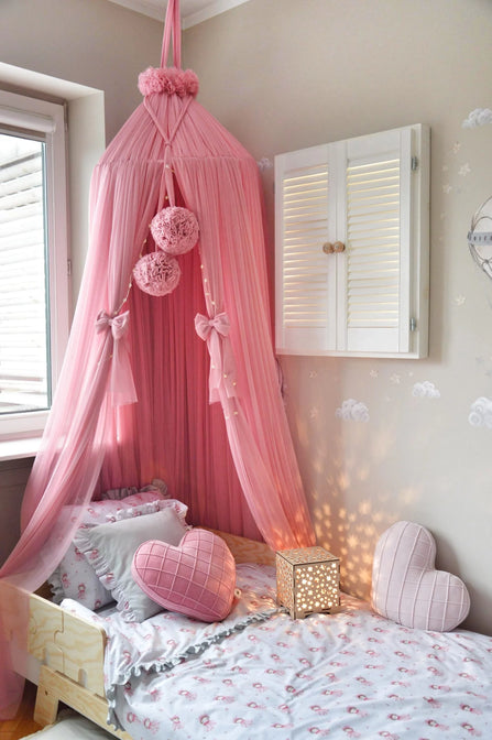 Bedhemel Tule met pompons