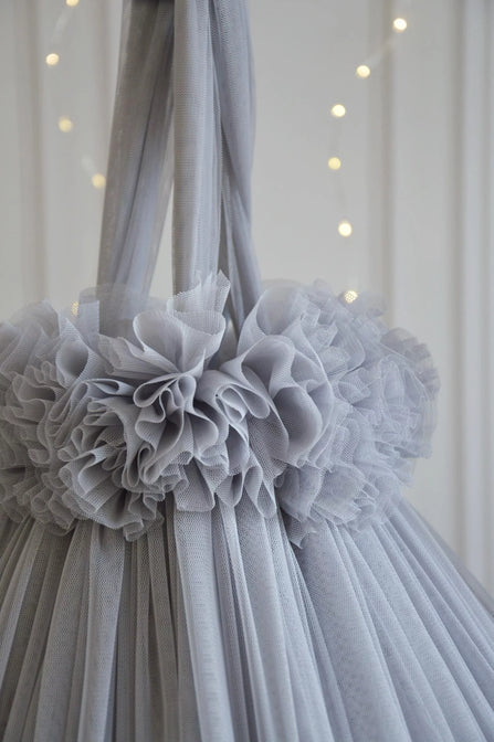 Bedhemel Tule met pompons