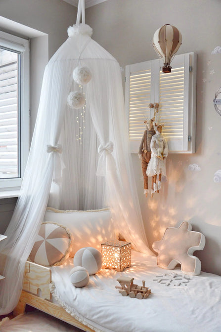 Bedhemel Tule met pompons