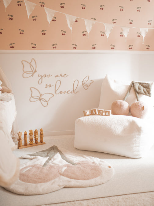 Houten set vlinders met tekst "You are so loved"