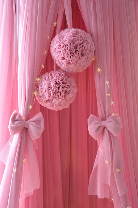 Bedhemel Tule met pompons
