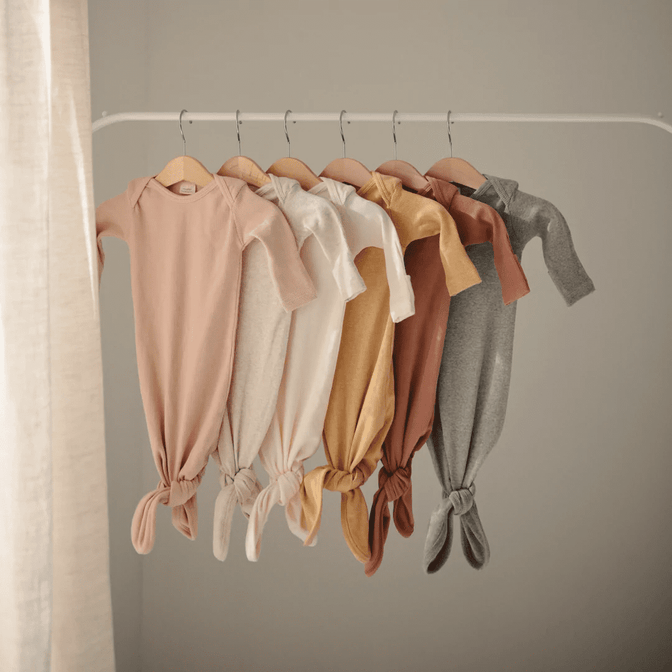 Geknoopte baby slaapzak/romper Ribbed Blush