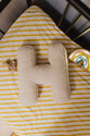 Teddy-Buchstabenkissen weiß S - Betty's Home